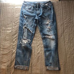 American Eagle Tomgirl Jean Distressed